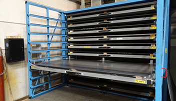 Direct acces to sheetmetal with roll out drawers